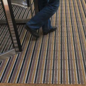 Грязезащитная решётка Notrax Status Plus 20 мм Ворс черный и Щетка