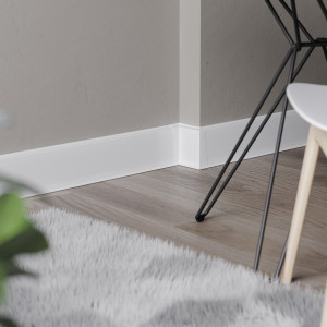 Плинтус Cezar Hi-Line Prestige P089 Белый глянец 22х75 мм (пог. м)