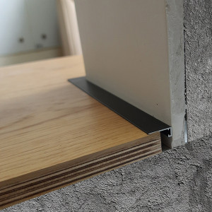 Скрытый плинтус Ликорн Микро Лайн С-05.25.3 Чёрный 5х15,5 мм (пог. м)