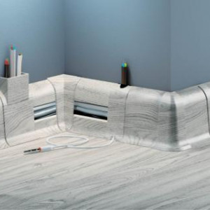 Плинтус Cezar Premium M170 Орех альпийский 22х59 мм (пог. м)