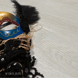 Ламинат SPC Vinilam Click Prestige 7 мм 10077 Дуб Линтер